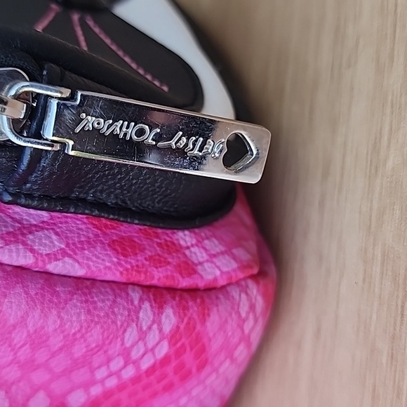 BETSEY JOHNSON Fuchsia Pink and Black Mini Cat backpack NWOT - Picture 5 of 11